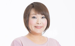 「私も雇ってください」難病の母のため引退覚悟。介護職を志した新喜劇の「マドンナ」母の死を乗り越え再び舞台に立つまで