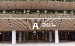 「阪神ファンなのにホーム側に車いす席がない」佐藤聡の訴えが国を動かした。新国立競技場で「500の車いす席」が実現するまで