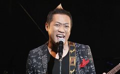 「風呂なしボロ家」で同棲始めるも…妻の病気、膨らむ借金 芸人・はなわが『佐賀県』ヒット前に直面した「地獄」